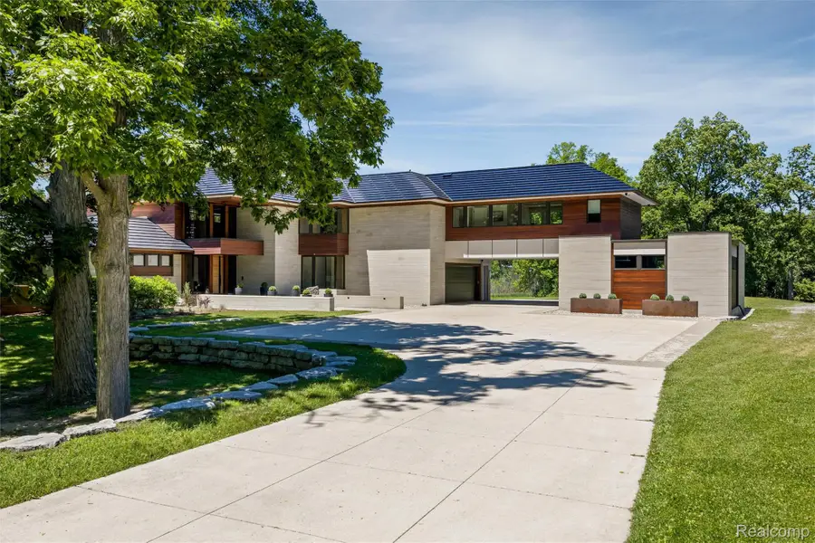 2700 Squirrel Road, Bloomfield Hills, MI 48304 - #2