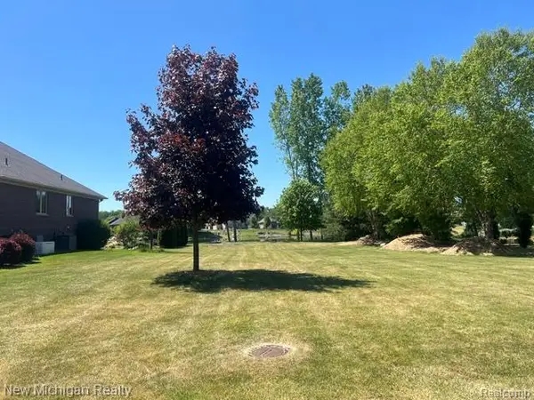 27146 Clear Lake Drive, NewBaltimore, MI 48051