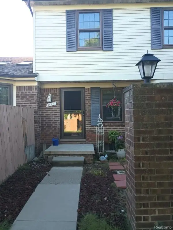 34777 E Wilma Court, NewBaltimore, MI 48047