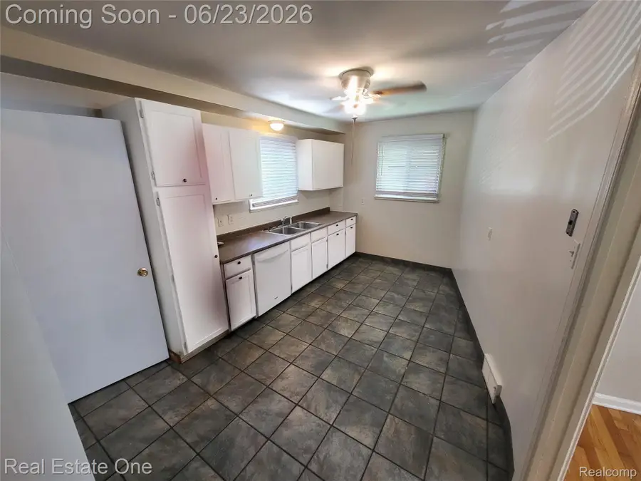 20548 Poinciana, Redford, MI 48240 - #3