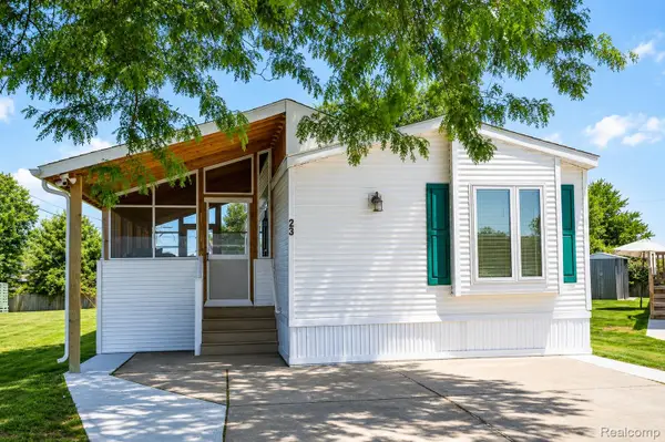 23 Highland Terrace, WhiteLake, MI 48386