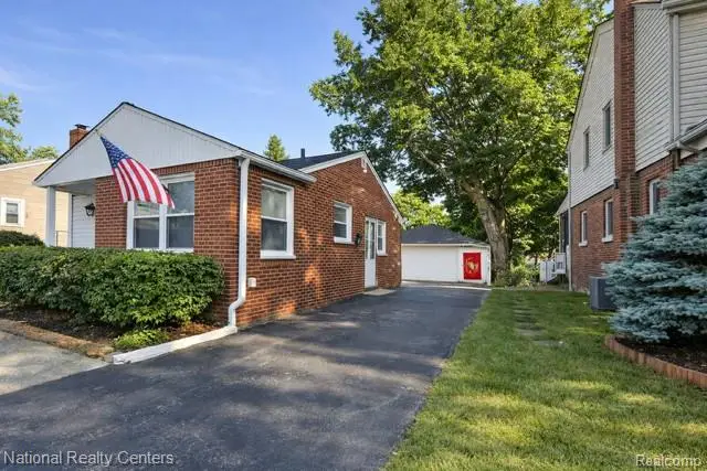 2639 Woodbine Drive, Waterford, MI 48328 - #2
