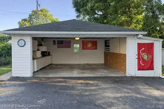 2639 Woodbine Drive, Waterford, MI 48328 - #3