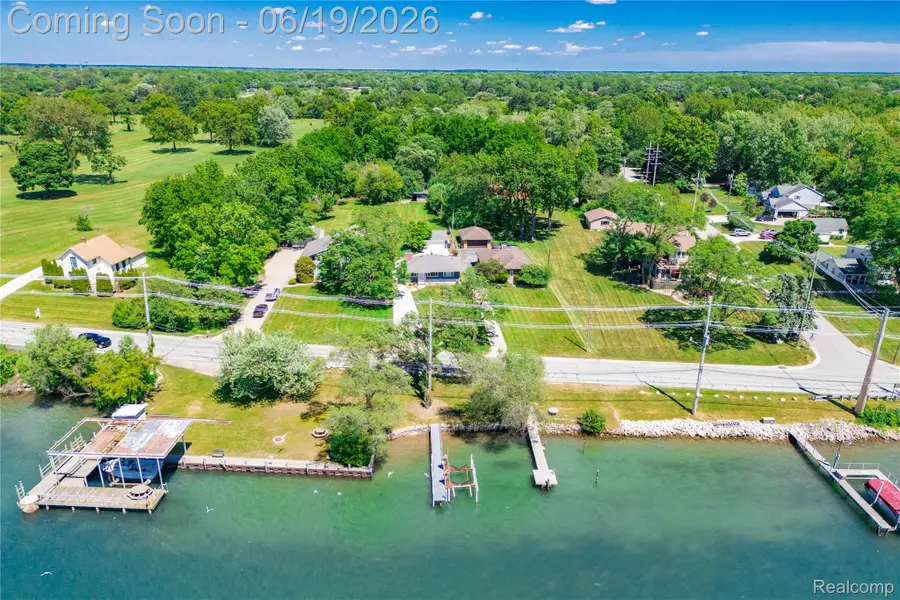 25815 West River Road, Grosse Ile, MI 48138 - #3