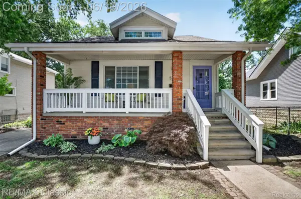 561 W Saratoga Street, Ferndale, MI 48220