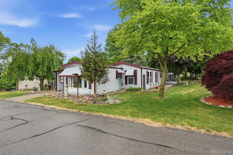 2689 Chickadee Street, Rochester Hills, MI 48309 - #2