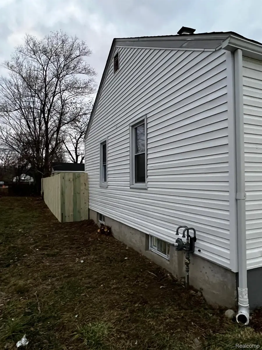 8695 Evergreen Avenue, Detroit, MI 48228 - #2
