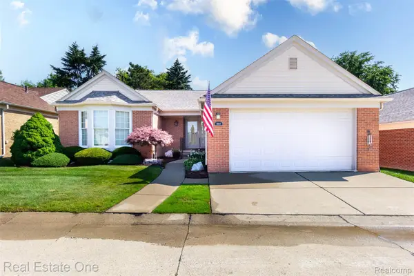 18801 Maple Circle N #13, ClintonTownship, MI 48036