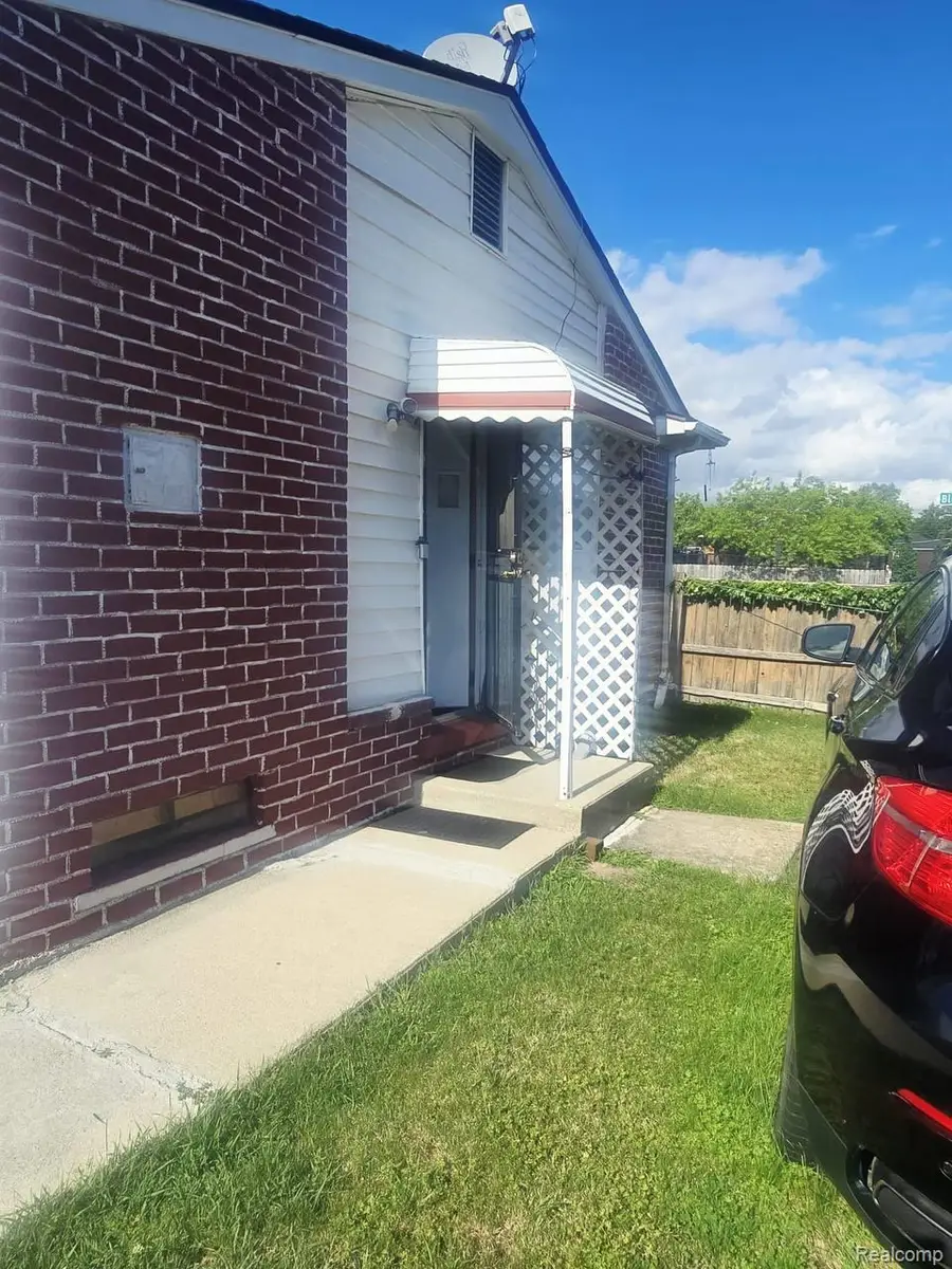 11901 Bloom Street, Hamtramck, MI 48212 - #2