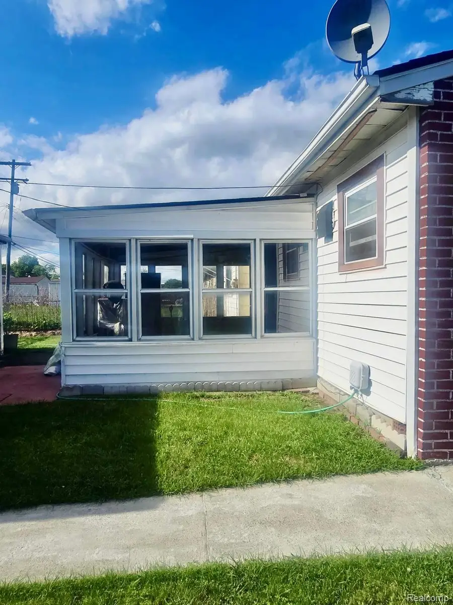 11901 Bloom Street, Hamtramck, MI 48212 - #3