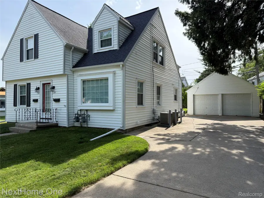 734-736 Briarcliff Road, Jackson, MI 49203 - #2
