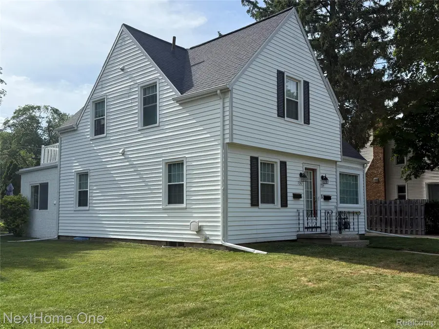 734-736 Briarcliff Road, Jackson, MI 49203 - #3