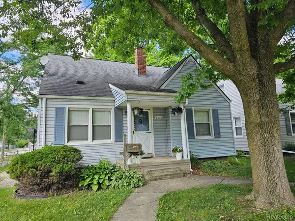 2001 Dallas Avenue, RoyalOak, MI 48067