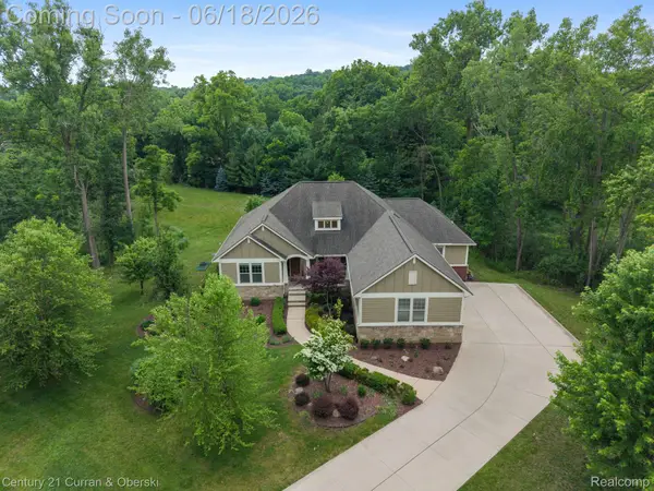 34225 Thornbrook Drive, Farmington, MI 48335