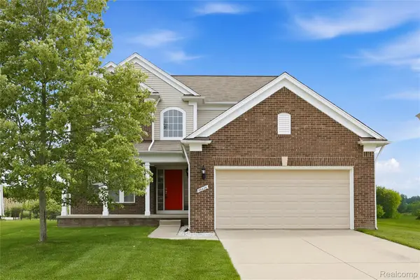 56626 Leeds Lane, Macomb, MI 48042