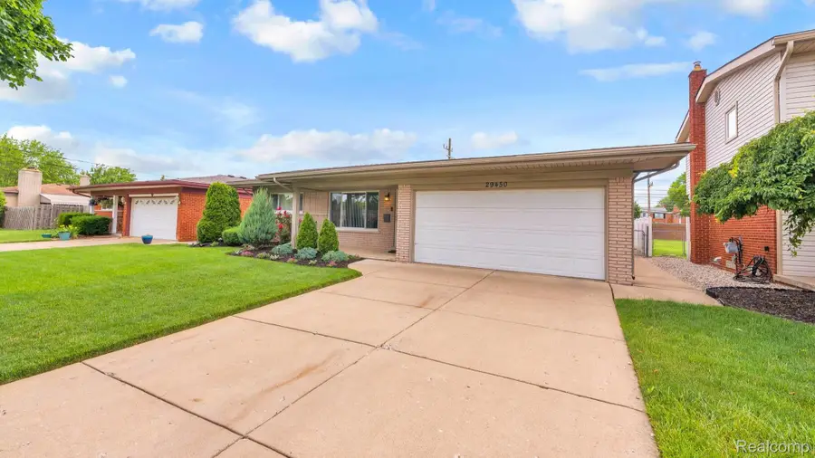 29450 Desmond Drive, Warren, MI 48093 - #3