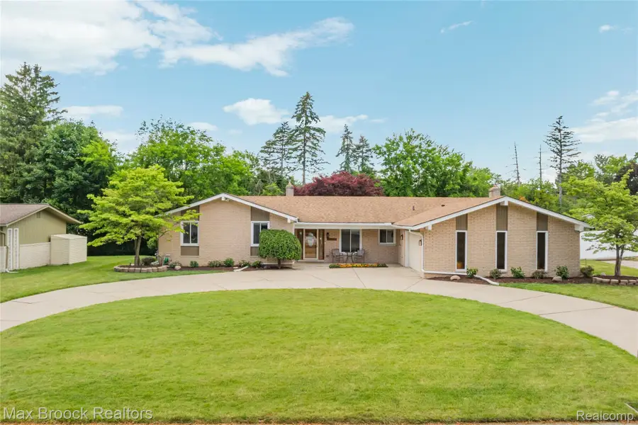 25551 Kilreigh Drive, Farmington Hills, MI 48336 - #2