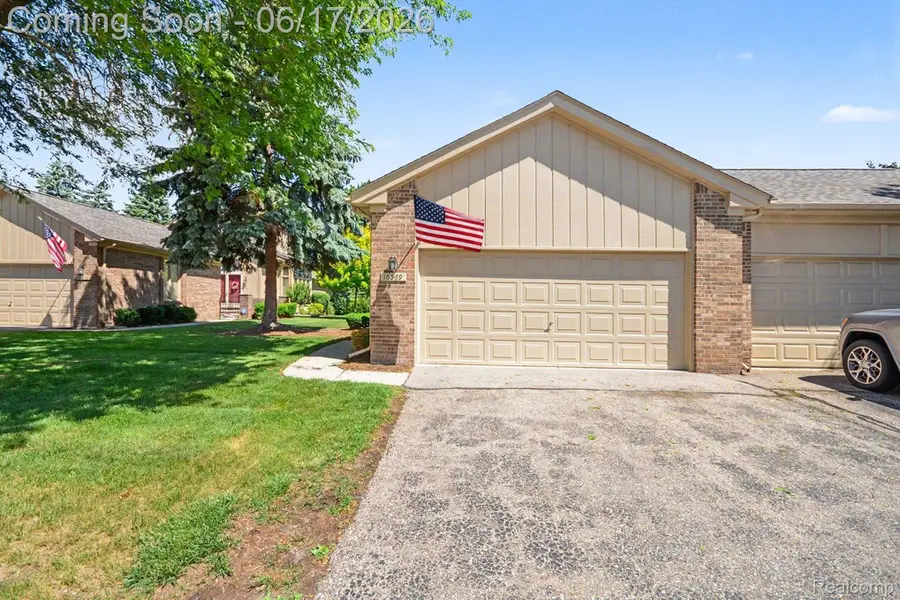 16569 Congress Drive, Clinton, MI 48038 - #3
