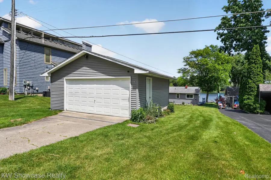 5854 Bullard Road, Fenton, MI 48430 - #2