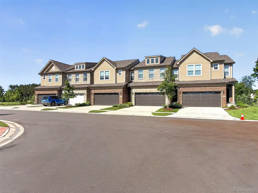 1673 Addison Circle, Walled Lake, MI 48390 - #3