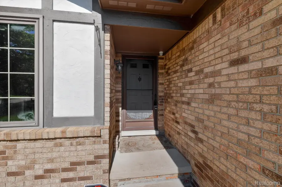 43325 Nebel Trail, Clinton, MI 48038 - #2