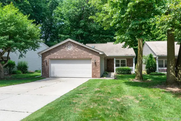 39340 Armstrong Lane, Westland, MI 48185