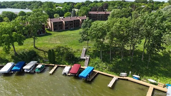 48315 Bayshore Drive, VanBuren, MI 48111