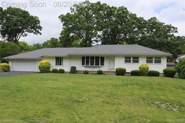 3456 Overton Street, Waterford, MI 48328