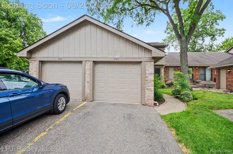 829 Langdon Court, Rochester Hills, MI 48307 - #2