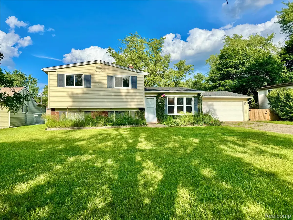 1114 Airport Road, Waterford, MI 48327 - #1