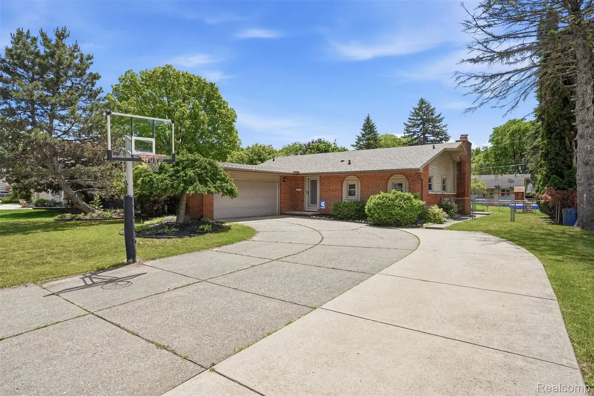 36273 Margareta Street, Livonia, MI 48152 - #1