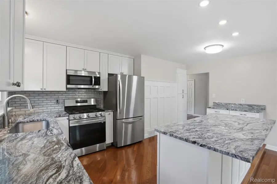 36273 Margareta Street, Livonia, MI 48152 - #3