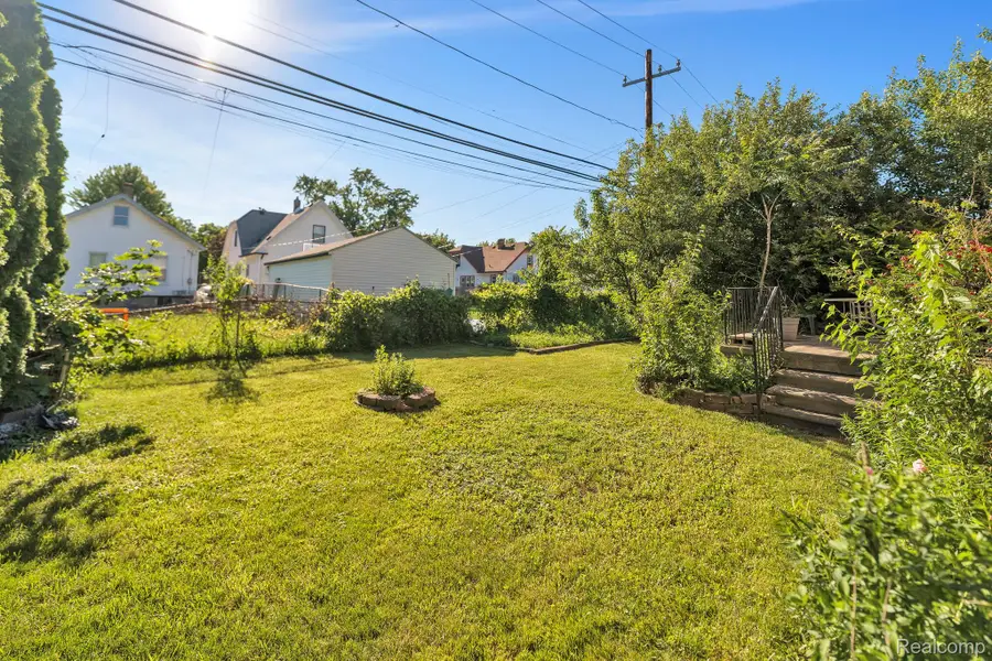 7511 Orchard Avenue, Dearborn, MI 48126 - #3