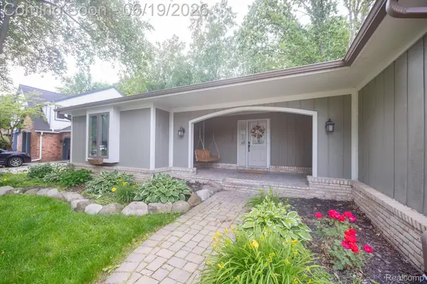 17680 Fox Glen Drive, Riverview, MI 48193