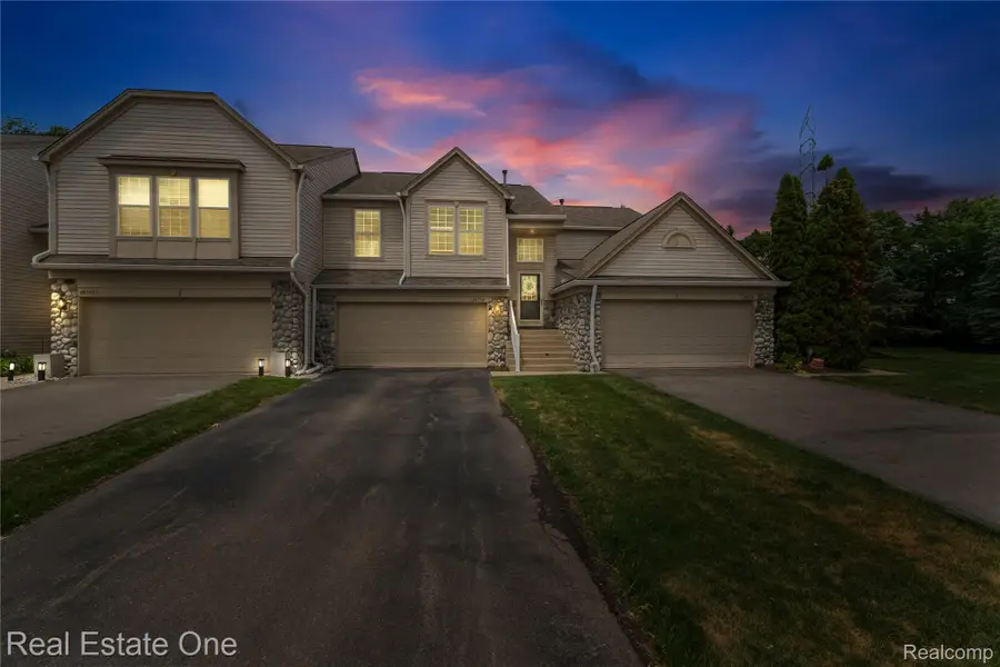 26738 Kirkway Circle, Trenton, MI 48183 - #2