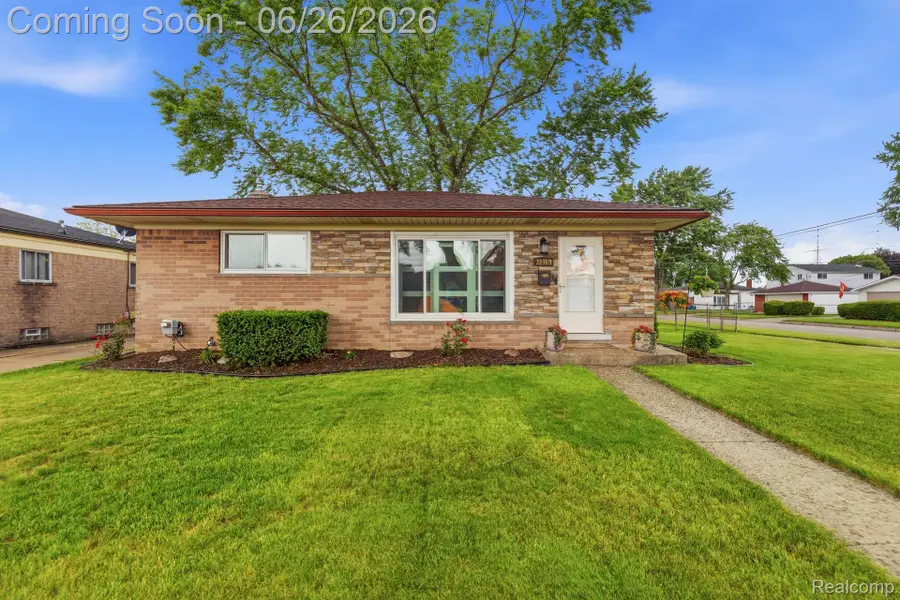 31469 Newport Drive, Warren, MI 48088 - #2
