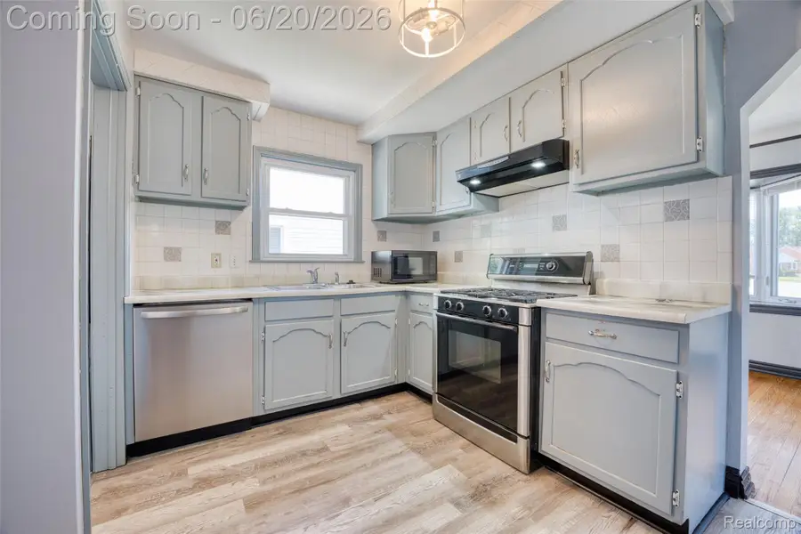21145 Beechwood Avenue, Eastpointe, MI 48021 - #2