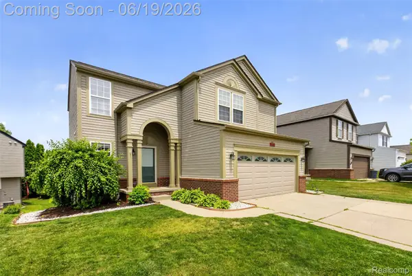 5001 Meadow Crest Circle, Holly, MI 48442