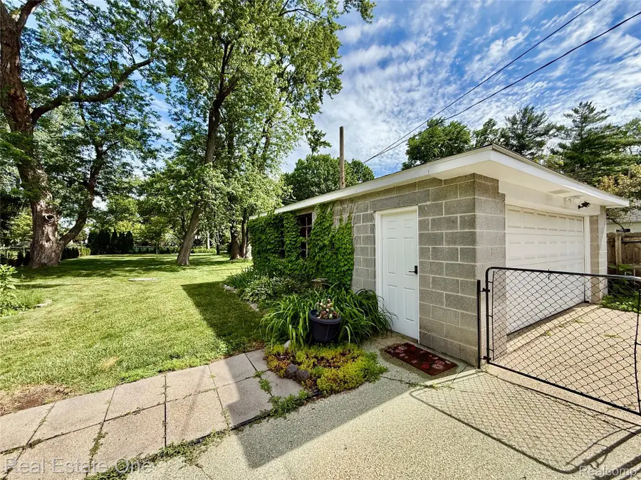 865 Grant Avenue, Clawson, MI 48017 - #3