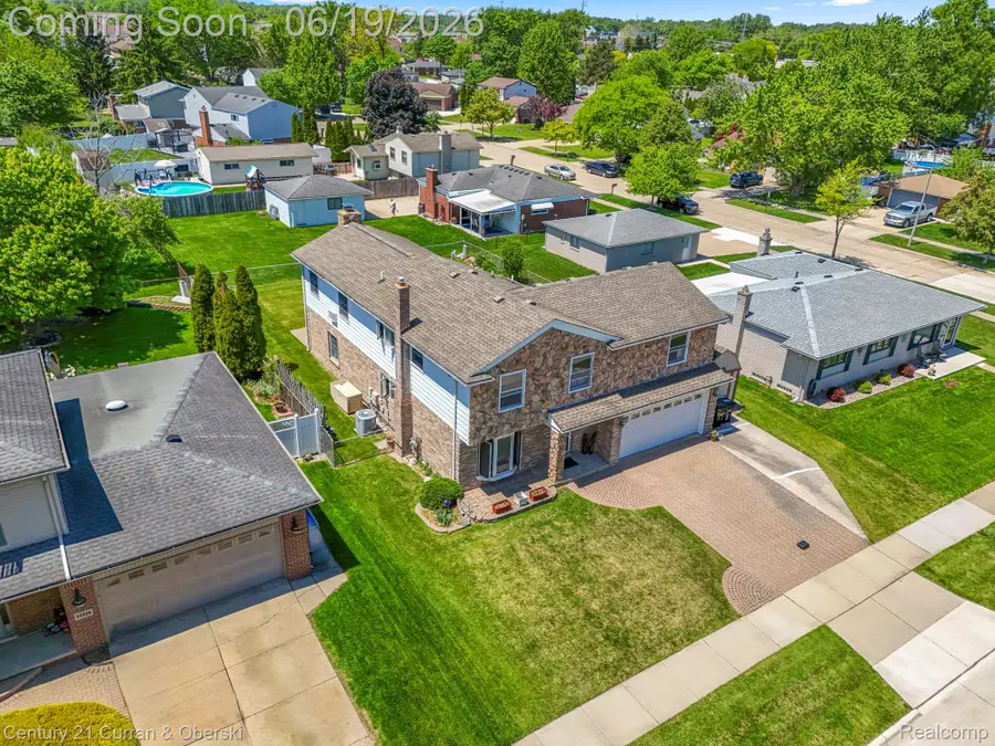 23312 E Fairway Drive, Trenton, MI 48183 - #3