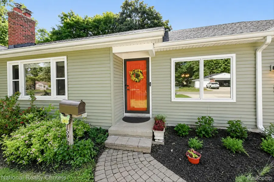 15969 Stamford Street, Livonia, MI 48154 - #2