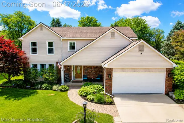 8952 Cynthia Court, CommerceTwp, MI 48382