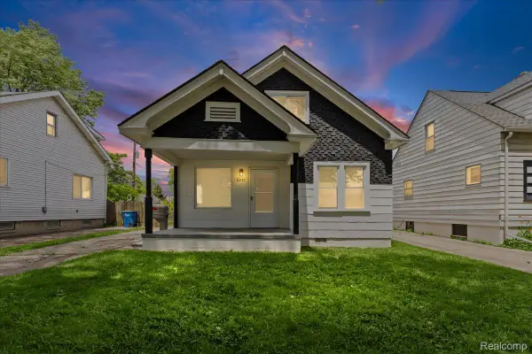 8057 Paige Avenue, Warren, MI 48089