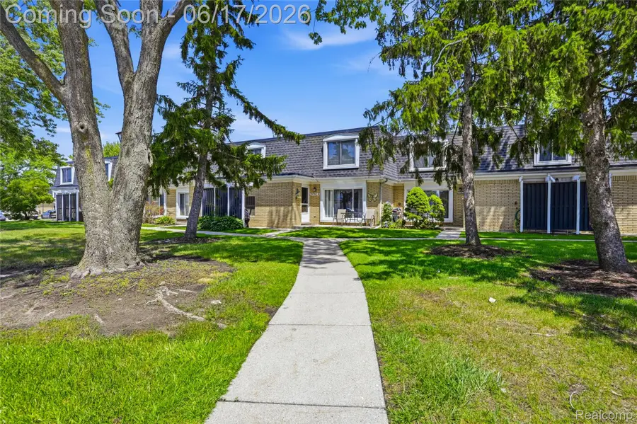 29792 City Center Drive, Warren, MI 48093 - #2