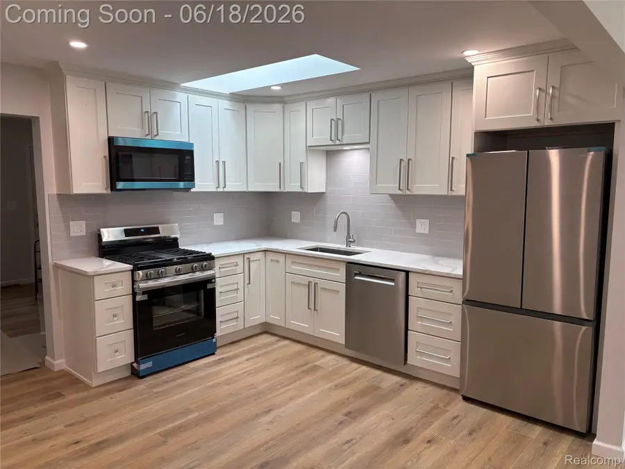 23658 Valley Starr, Novi, MI 48375 - #2