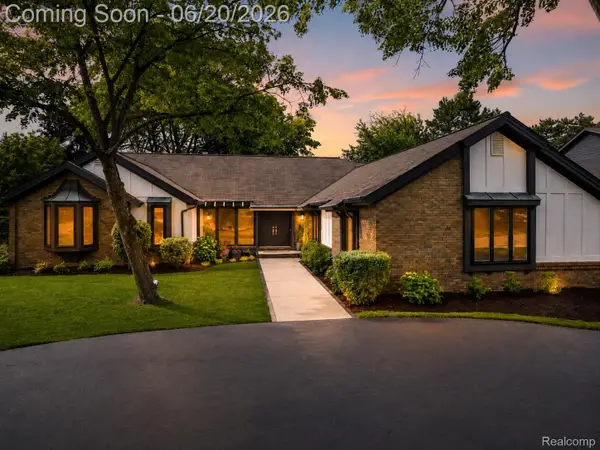 4413 Pinehurst Drive, WestBloomfield, MI 48322