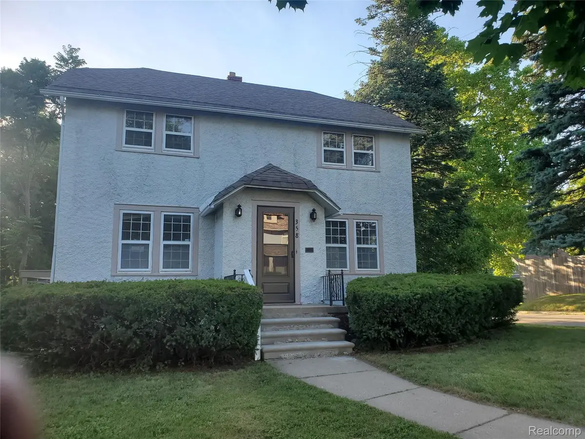 358 W Iroquois Road, Pontiac, MI 48341 - #1