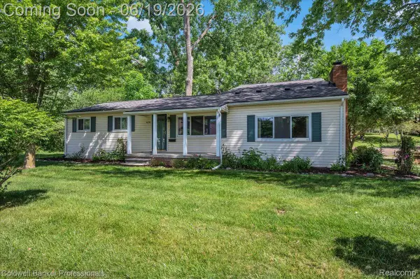 470 Oak Grove Drive, LakeOrion, MI 48362