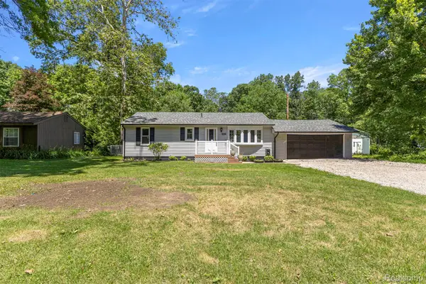 38530 Superior Street, Romulus, MI 48174