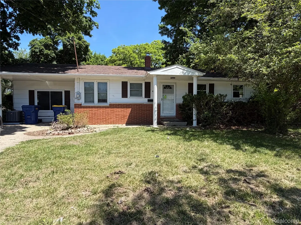 416 W Corunna Avenue, Corunna, MI 48817 - #1